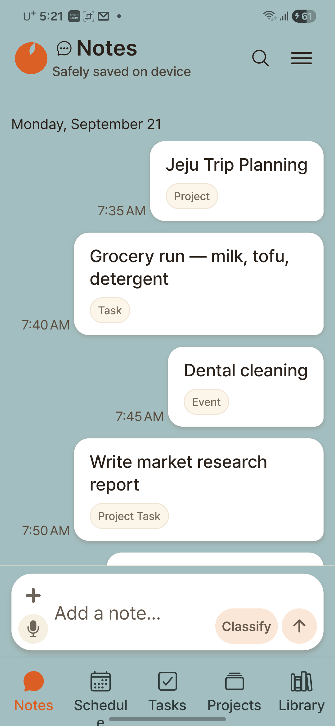 Orange Memo Notes screen — a timeline of notes, photos, and recordings as chat bubbles with an input box at the bottom